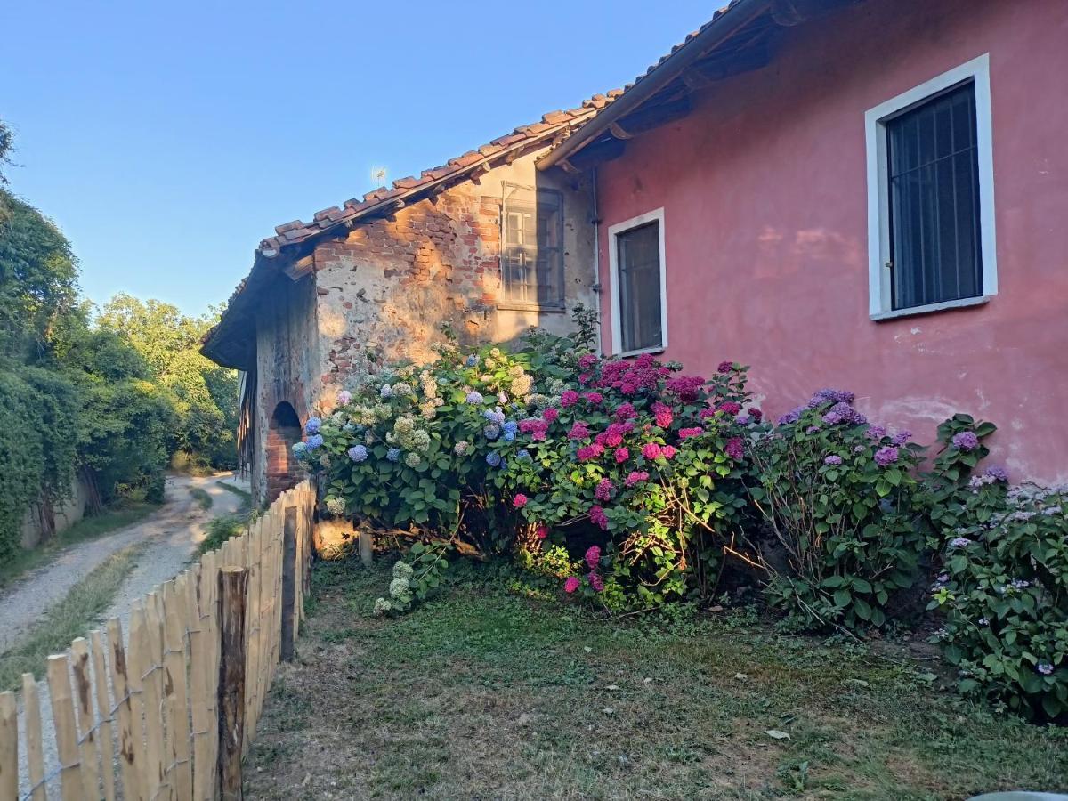 A Romantic Suite In The Countryside Near Torino Pecetto Bagian luar foto