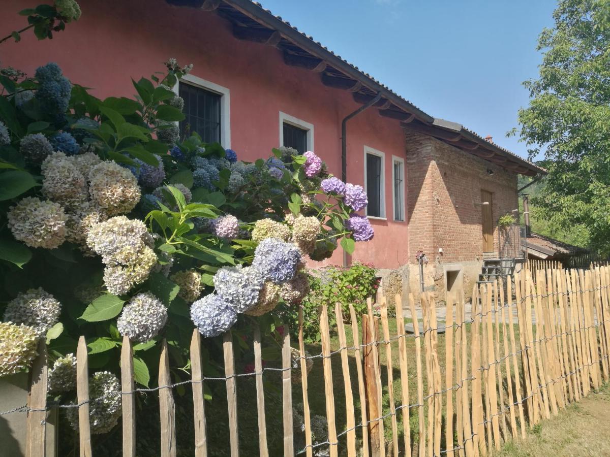 A Romantic Suite In The Countryside Near Torino Pecetto Bagian luar foto